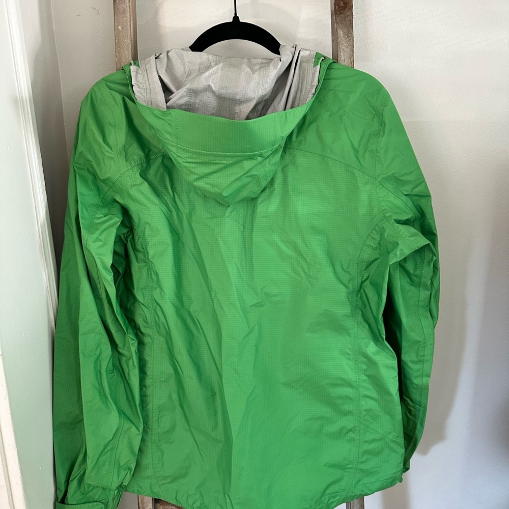 L.L. Bean lightweight rain Jacket - Picture 7 of 7